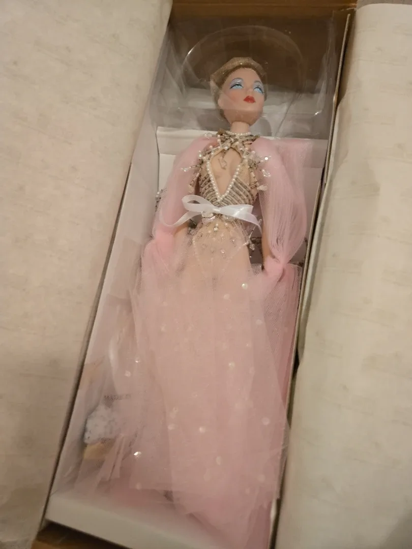 Gene.The Ashton-Drake Galleries "Bird of Paradise" Doll SIGNED image indicator(3)