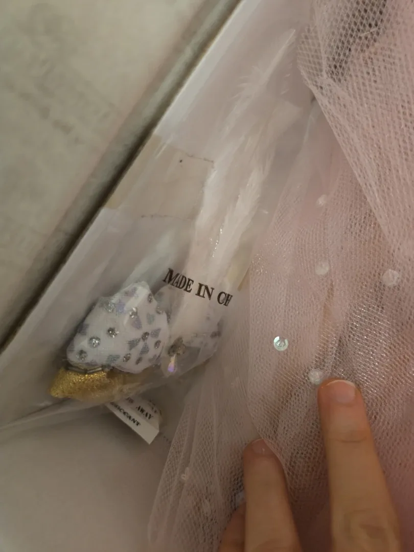 Gene.The Ashton-Drake Galleries "Bird of Paradise" Doll SIGNED image indicator(4)