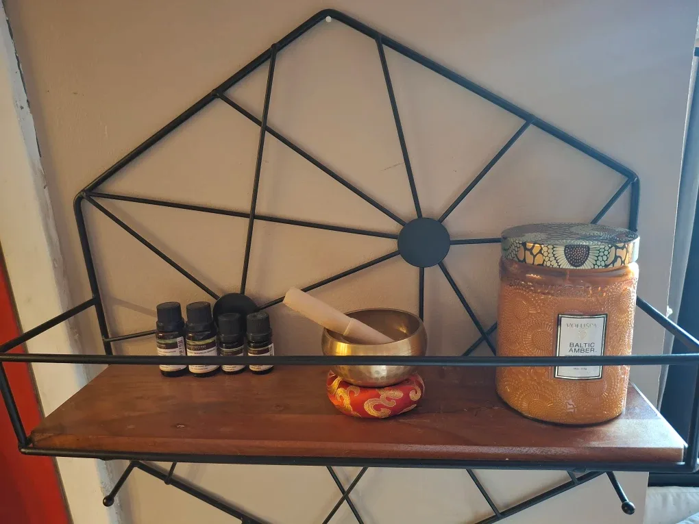 Hexagon Wall Shelf with Wood and Metal image indicator(4)