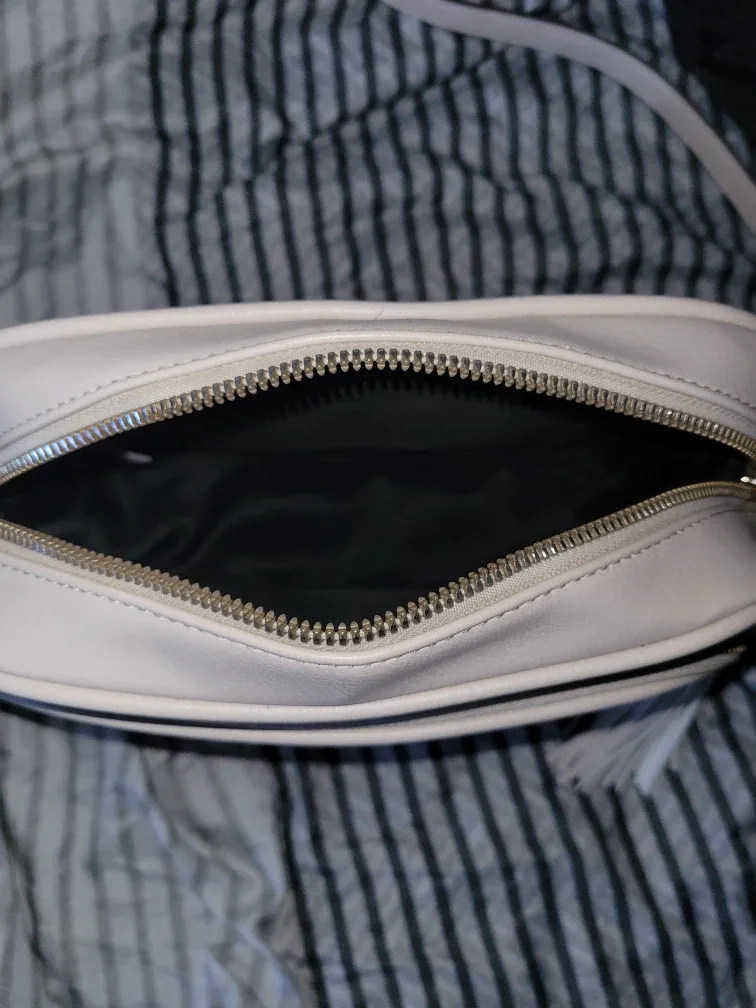 Beige Crossbody Bag with Tassel image indicator(6)