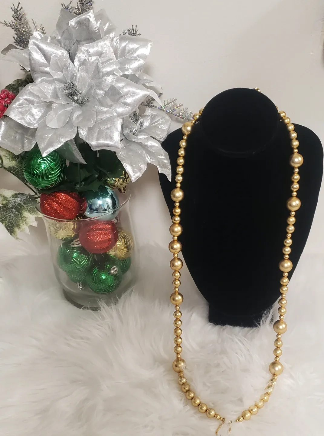 Like new Gold Tone Pearl