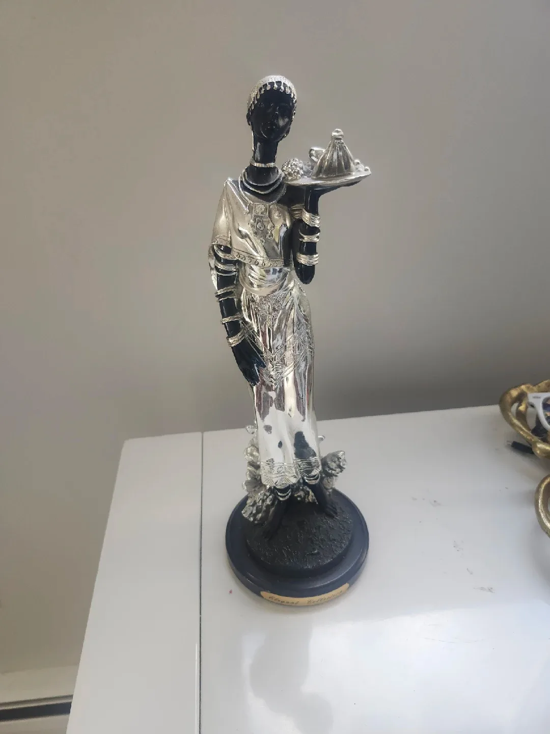Elegant Silverware Statue image indicator(2)