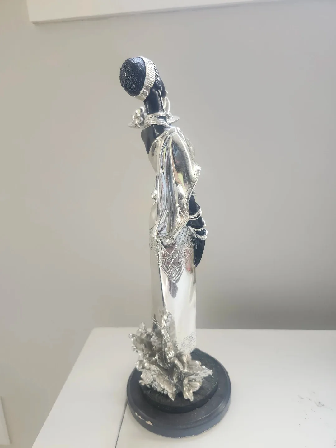 Elegant Silverware Statue image indicator(4)