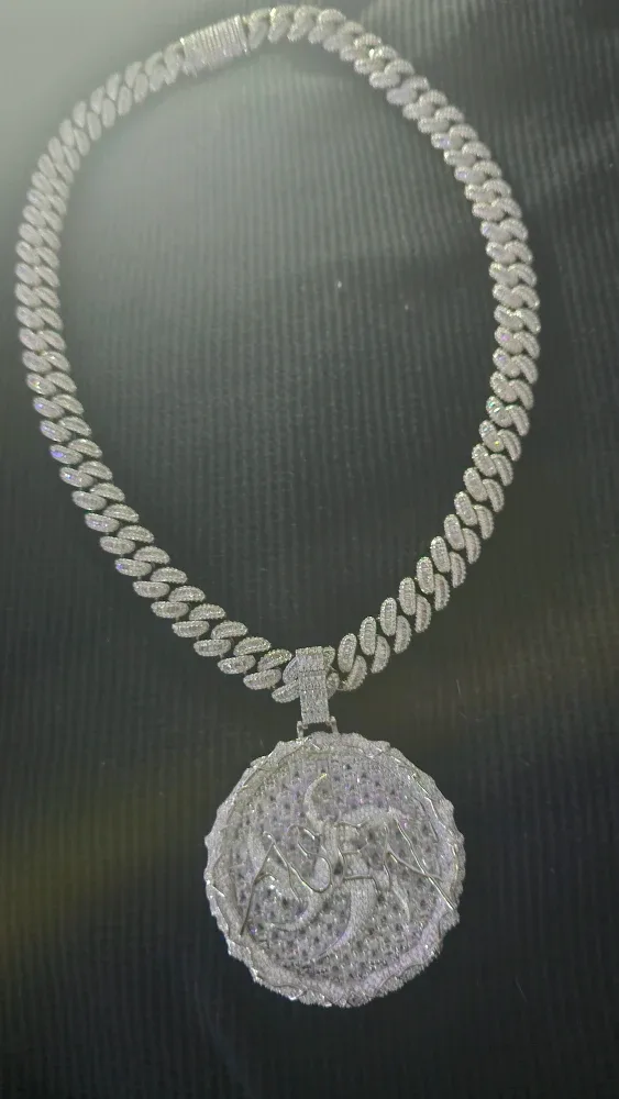 Cuban Link Chain with pendant image indicator(8)
