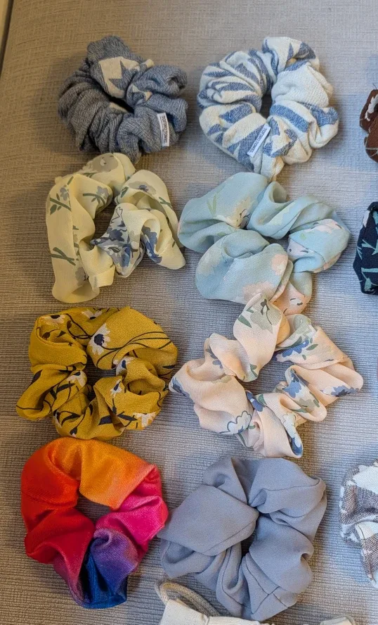 Brand New Tofino Towel Co. x Chelsea King Scrunchies image indicator(2)