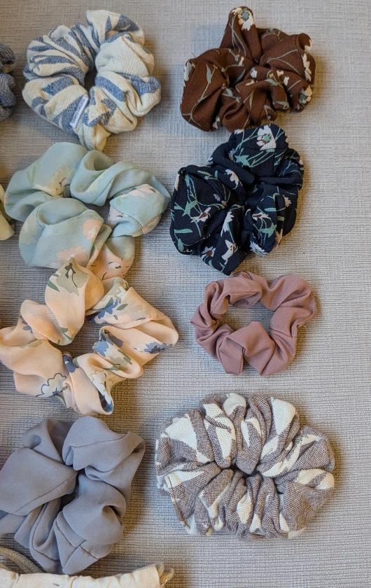 Brand New Tofino Towel Co. x Chelsea King Scrunchies - photo 3
