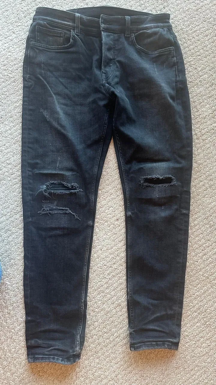 Selling a pair of M&L size pants - 4 items image indicator(7)