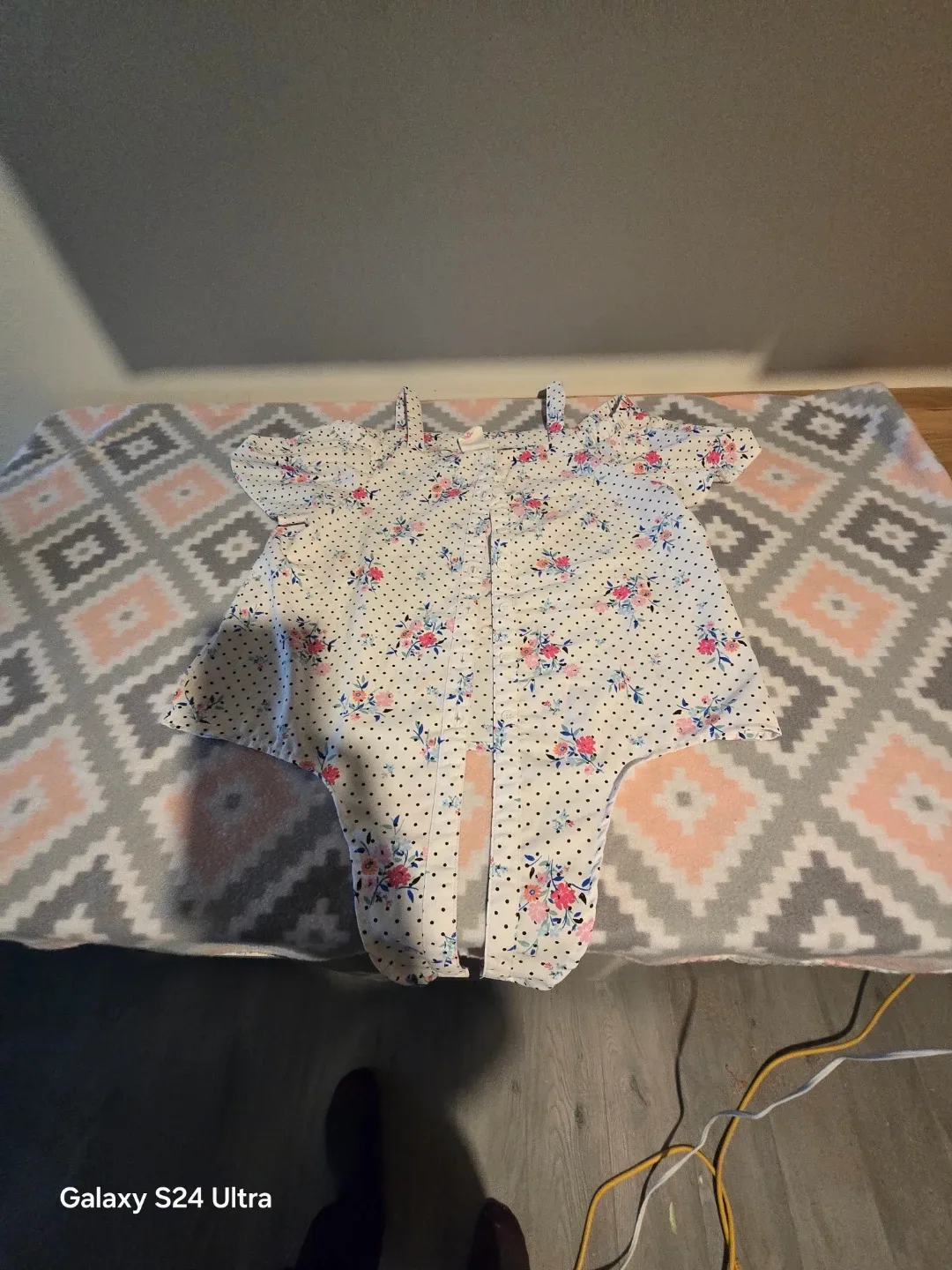 Max Girls Floral Dress, Size 13-14 YRS image indicator(2)