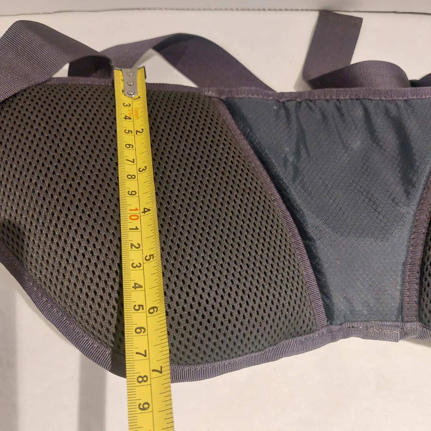 MEC Mountain Equipment Co-op Running Belt image indicator(8)