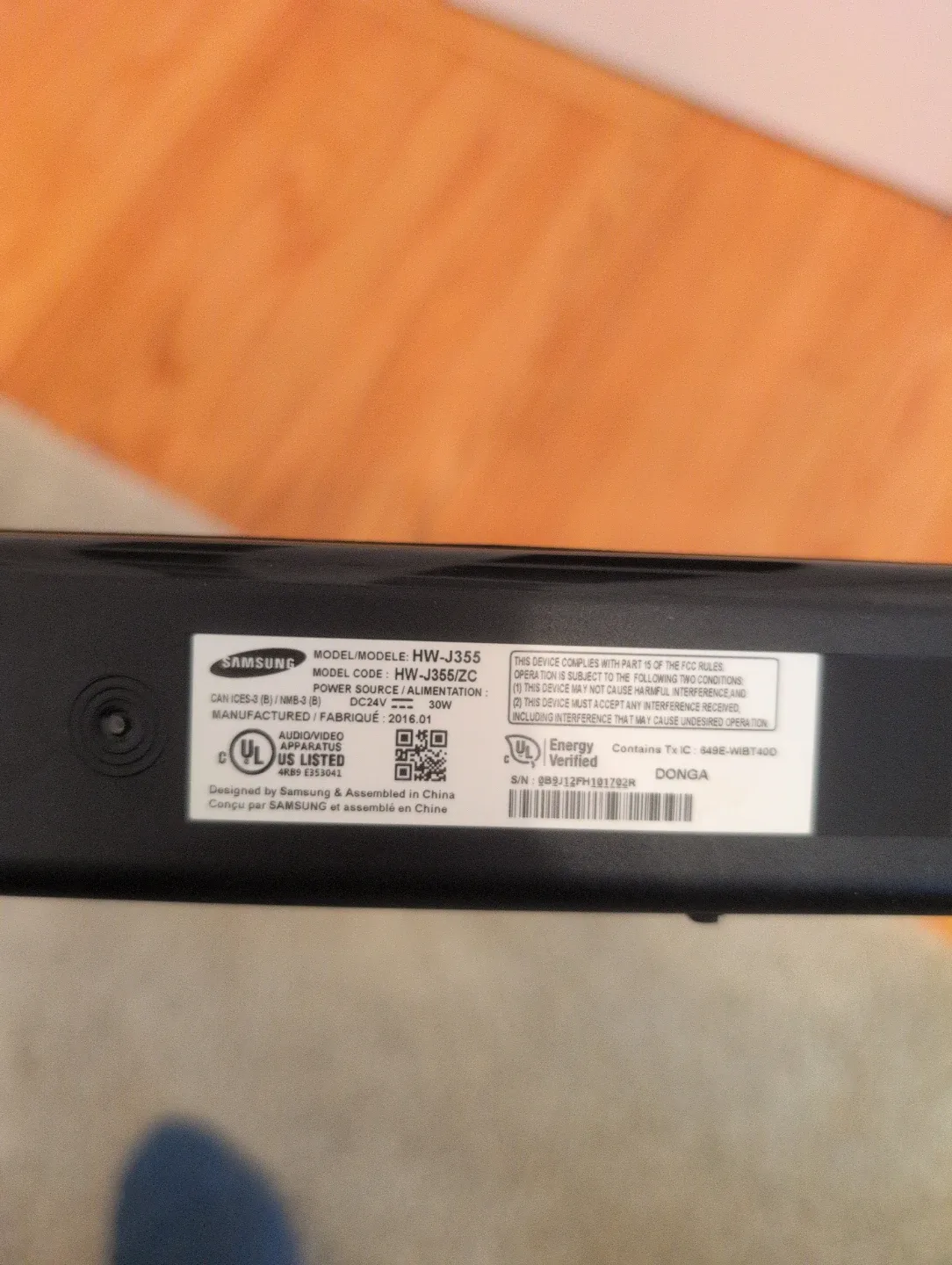 Samsung sound bar with sub woofer image indicator(3)