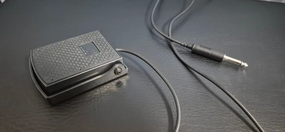 Yamaha Digital Piano with Bench & Pedal image indicator(4)