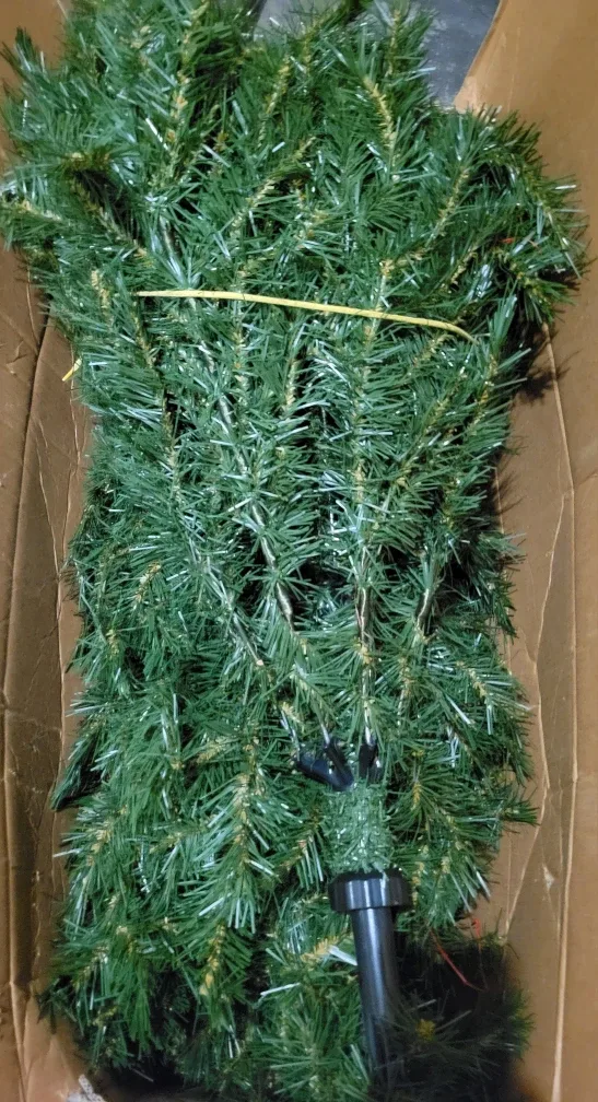 6.5Ft Full Natural Looking Christmas Tree Complete W/Metal Stand image indicator(3)