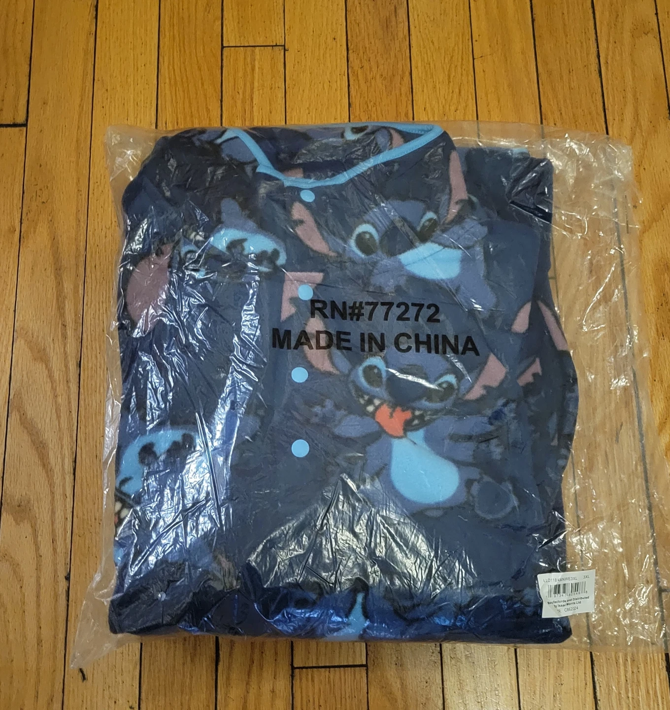 Disney Stitch XXXL Fleece Pullover - New in Package! - photo 3