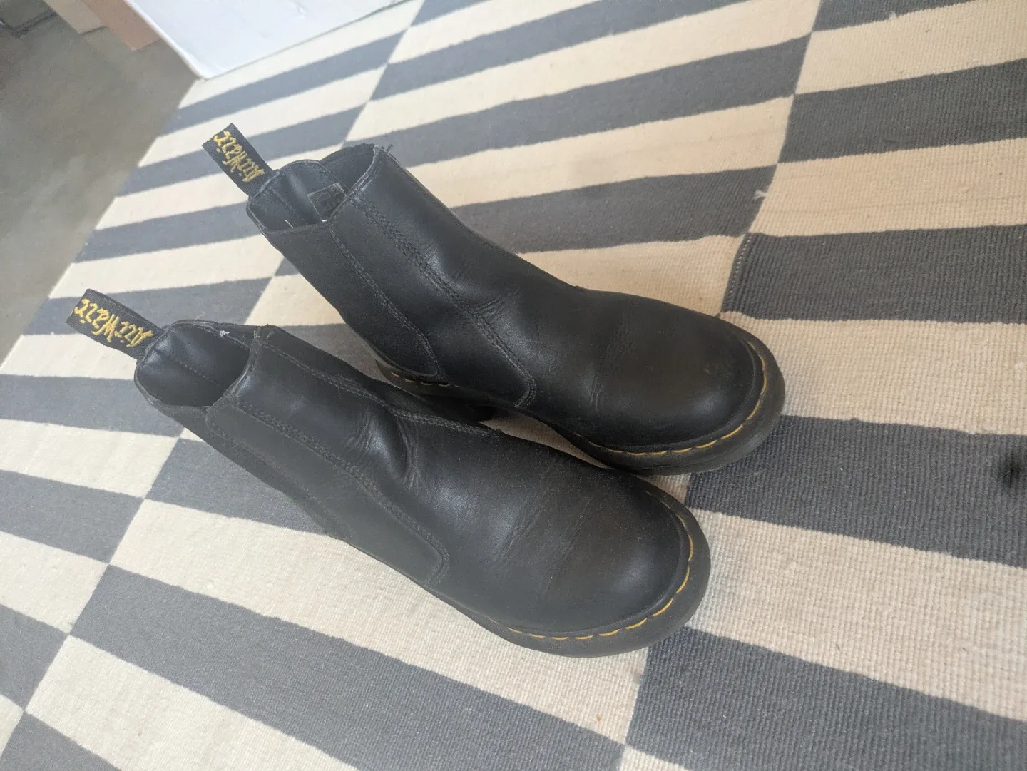 Dr. Martens 2976 Chelsea Boots, Size US 8 image indicator(2)