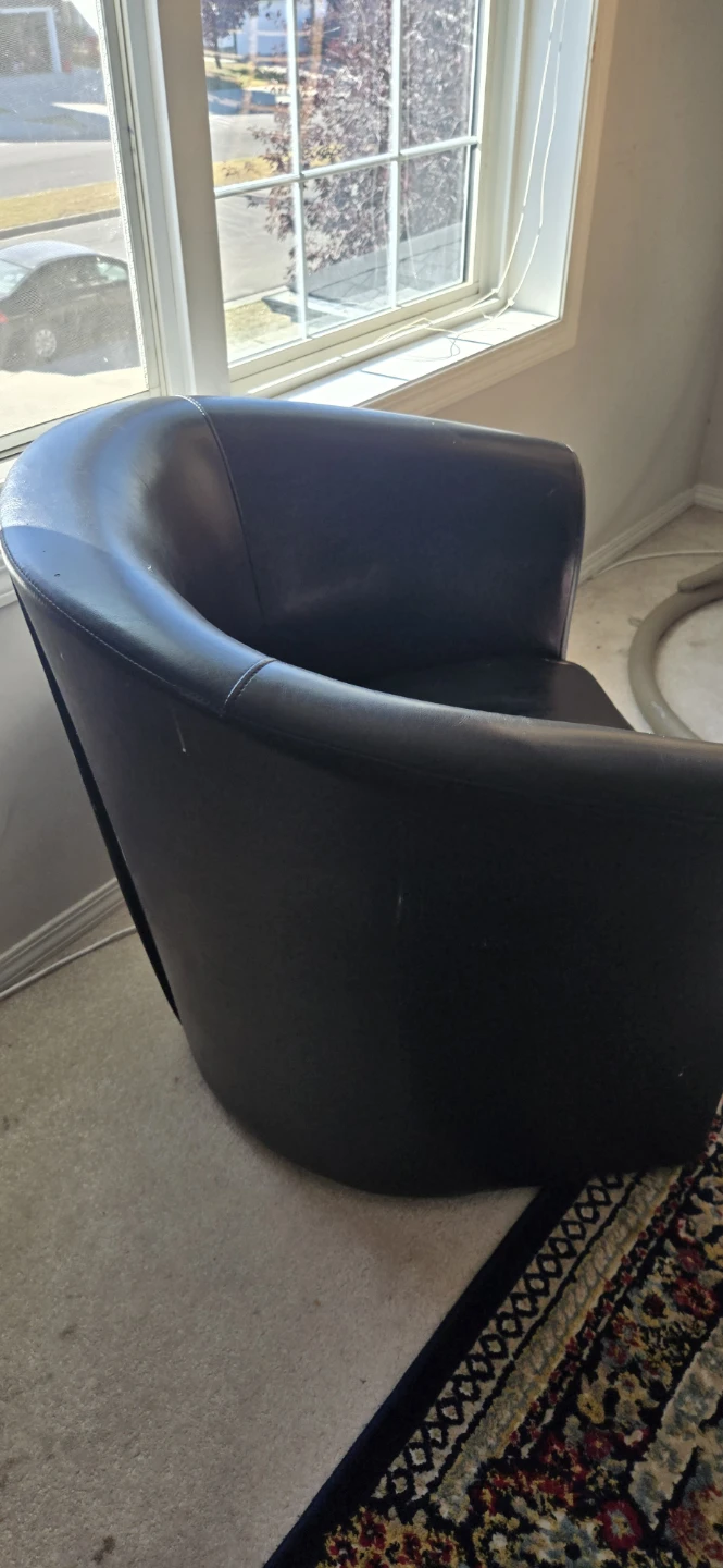 Black Leather Tub Chair