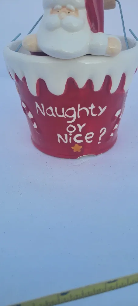 Santa Bucket - Naughty or Nice? image indicator(3)