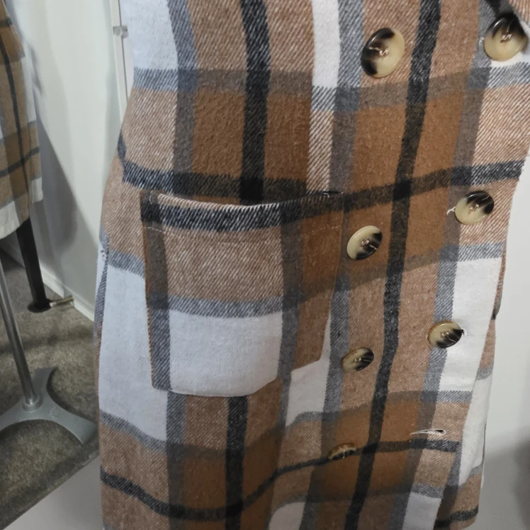 Brown & White Plaid Sleeveless Blazer Dress - photo 5