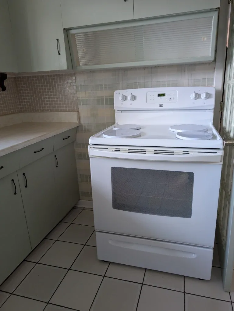 Oven- Kenmore Electric Range