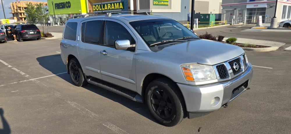 2004 Nissan Armada LE 5.6 L image indicator(2)