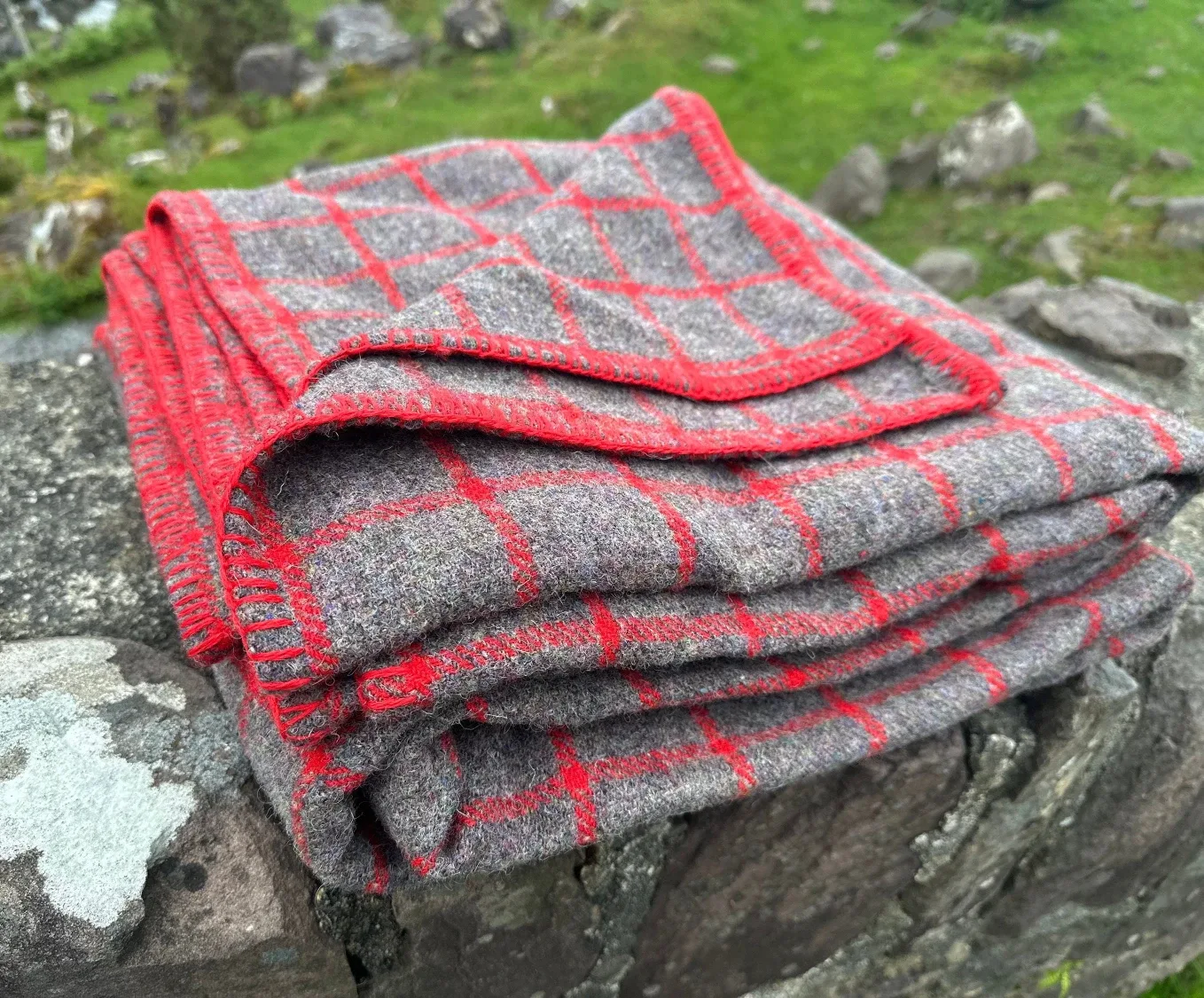 Looking for 100% wool blankets image indicator(3)