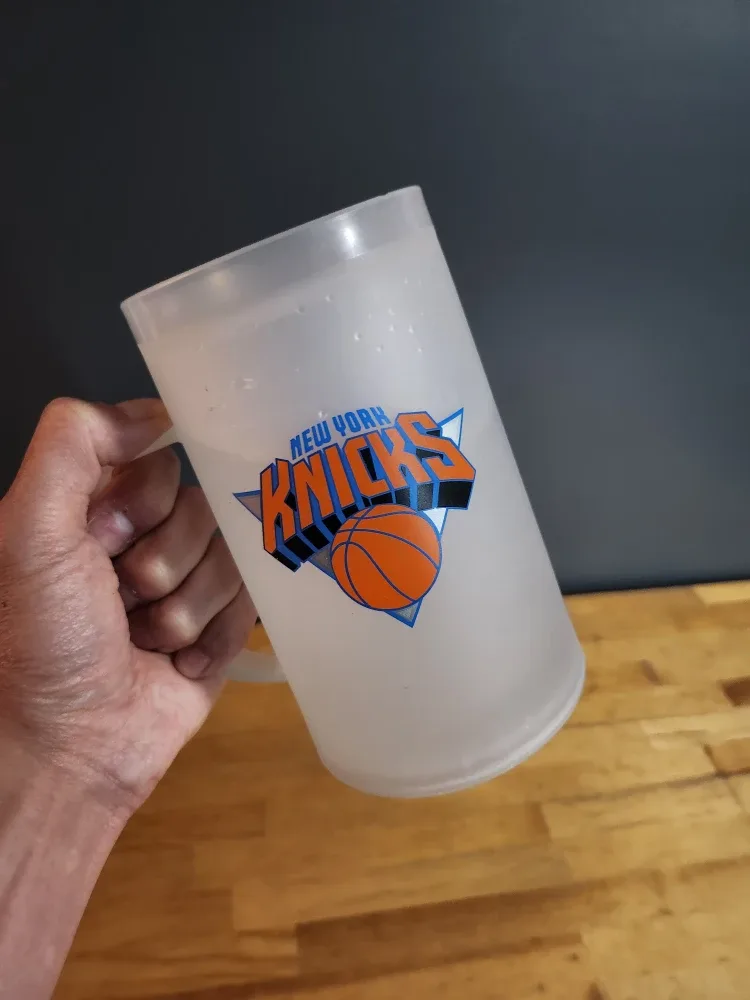 New York Knicks NBA Frosty Freezer Mug image indicator(3)