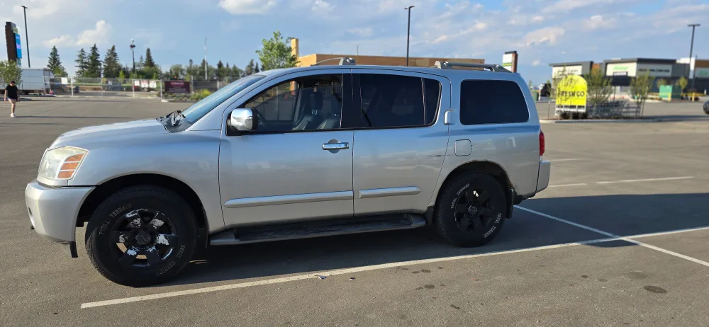 2004 Nissan Armada LE 5.6 L image indicator(3)