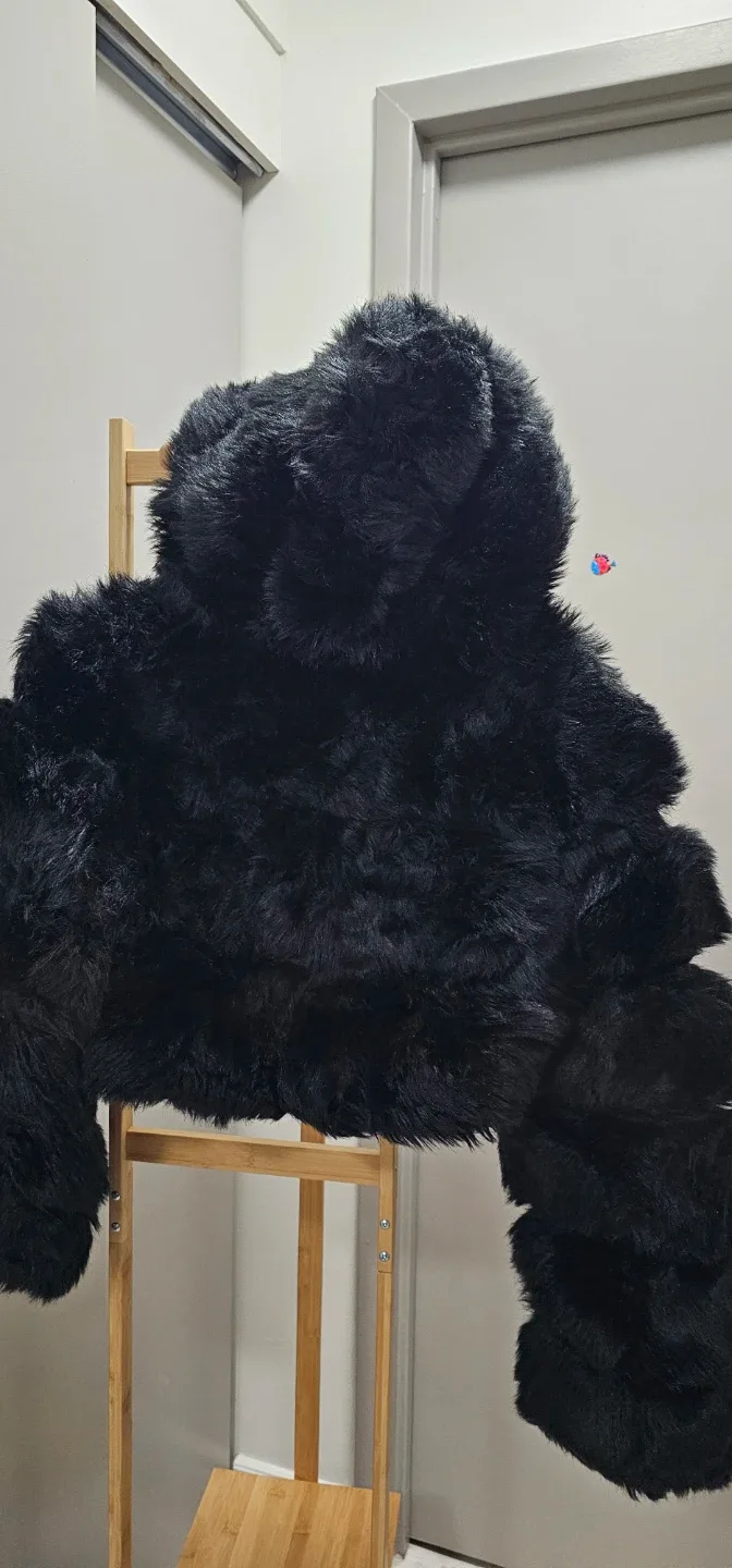 Fashion Black Faux Fur Cropped Jacket - Size M image indicator(5)