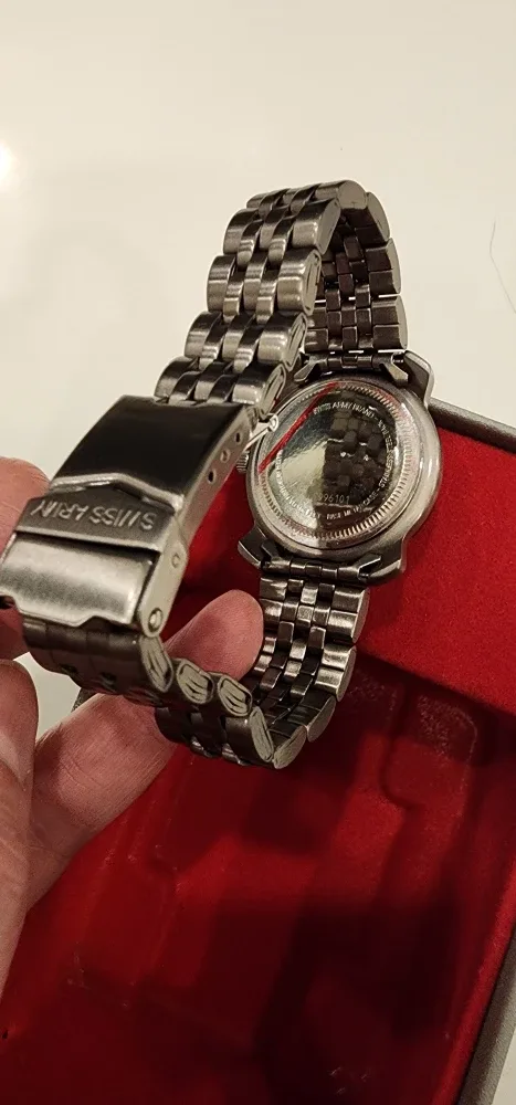 Vintage Victorinox Swiss Army Women’s Watch – NEW Old Stock image indicator(4)