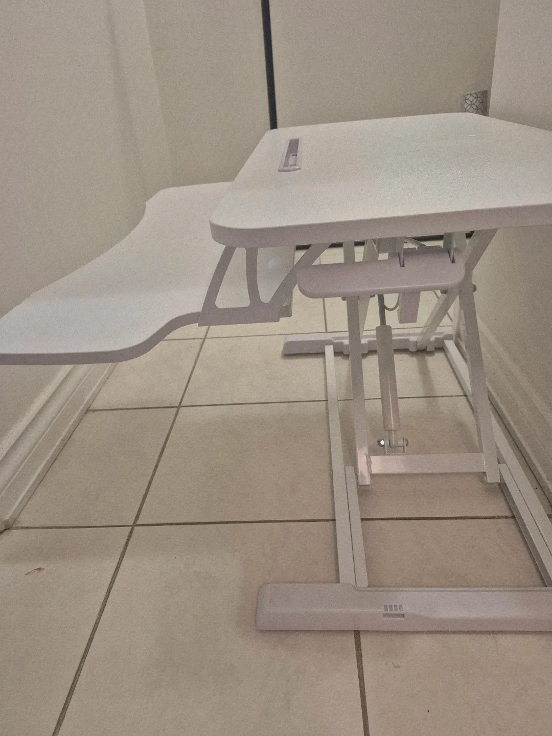 Adjustable Desk Riser –Ideal for Floor Desk Setup! image indicator(2)