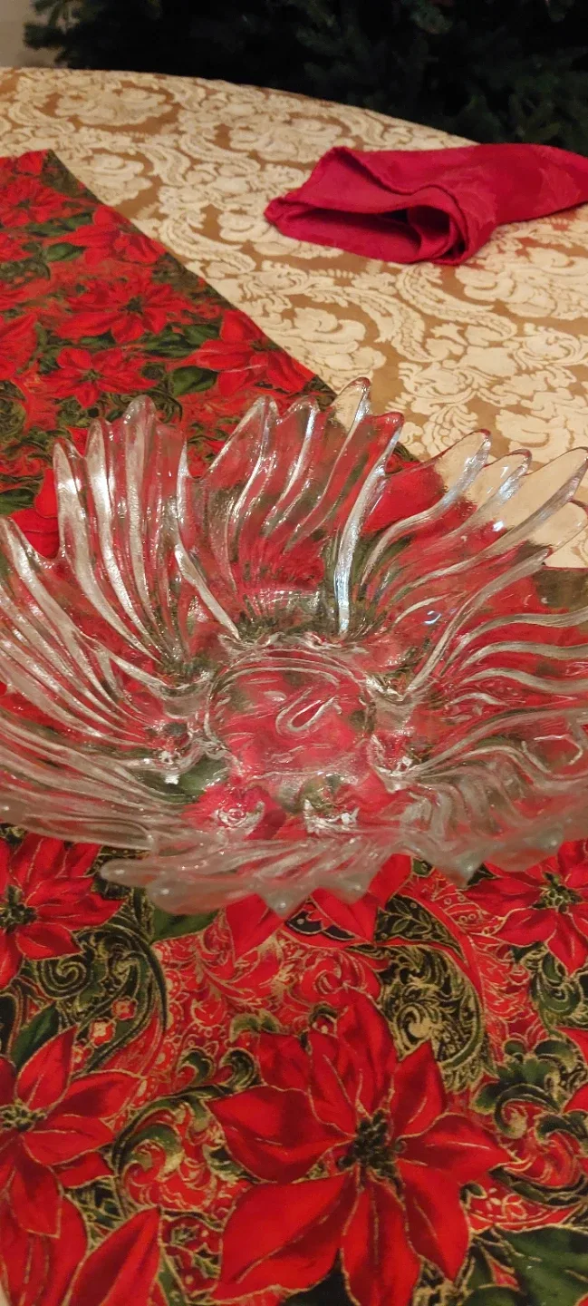ChristmasTable Runner, Napkins,  & Glass Bowl image indicator(2)