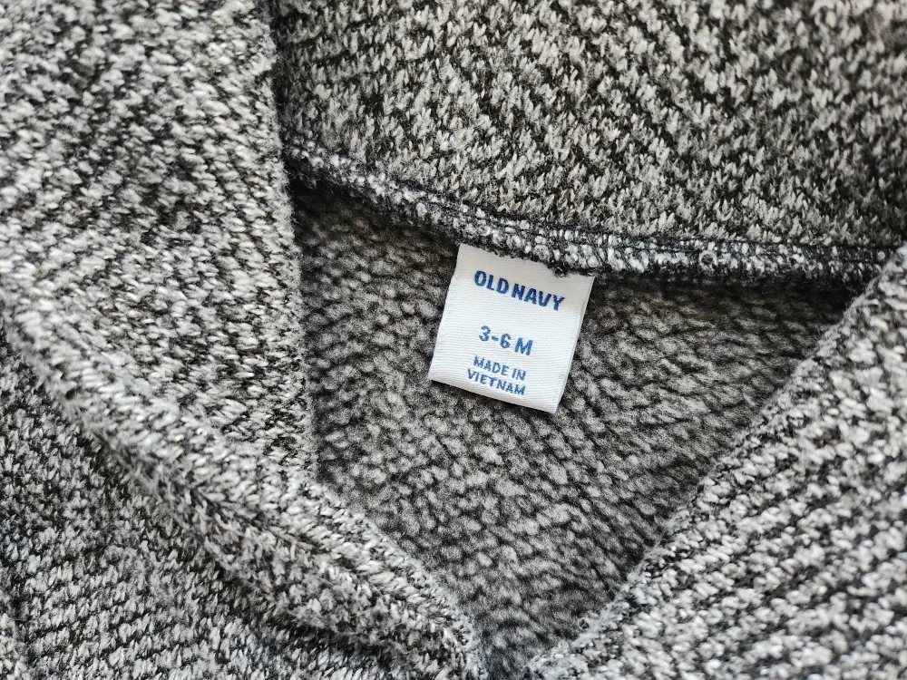 Old Navy 3-6M Baby Sweater & Vest image indicator(2)