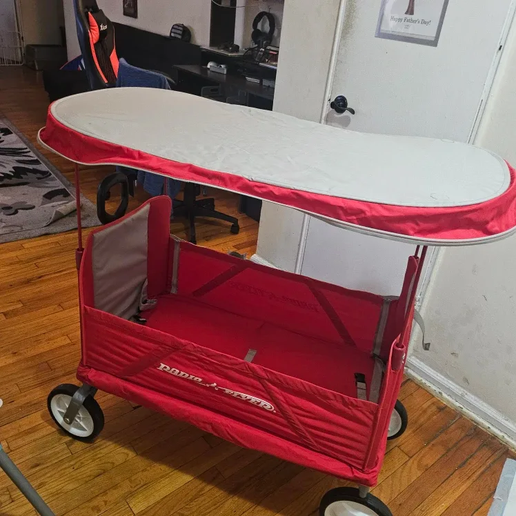 Radio Flyer Foldable Wagon for Kids image indicator(2)