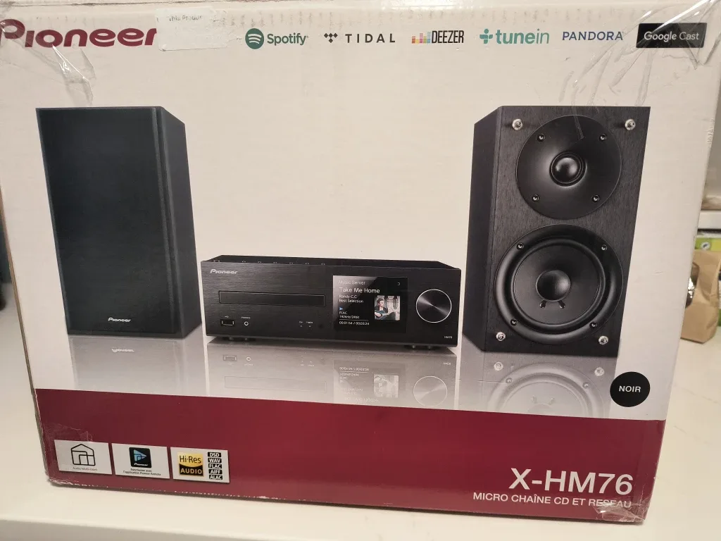 Pioneer X-HM76 Micro CD Receiver & Speakers