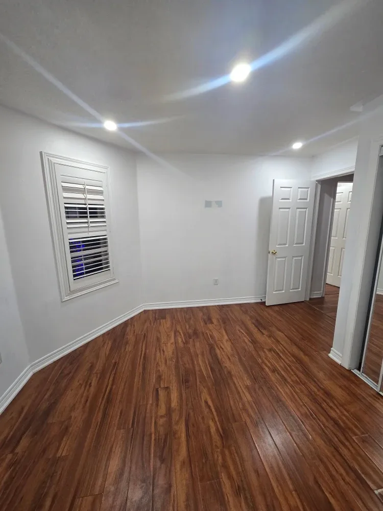 Private room for rent on upper floor image indicator(2)