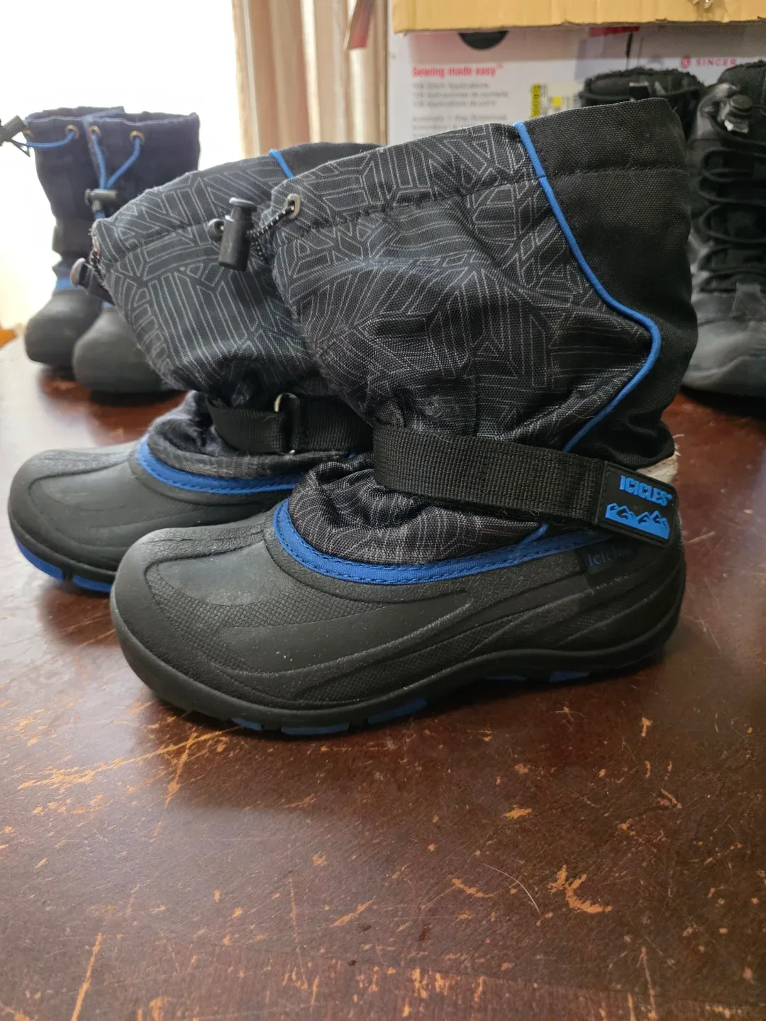 Icicles Thunderbolt Kids Winter Boots - Size 2
