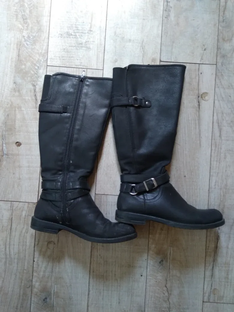 Rocawear Black Jacket with Faux Fur Collar image indicator(9)