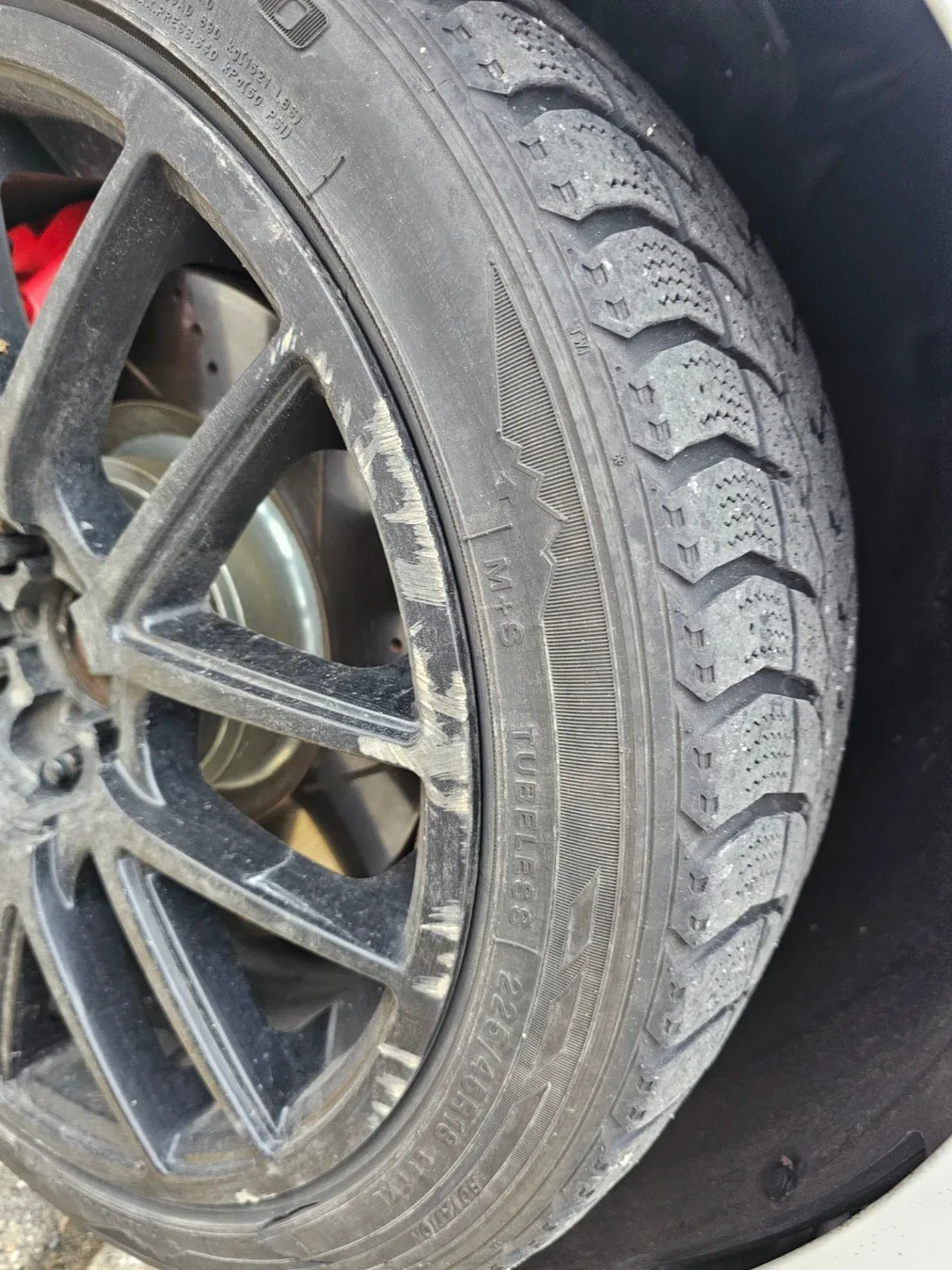 Kia Stinger 225/45R18 Winter Tires & rims image indicator(3)