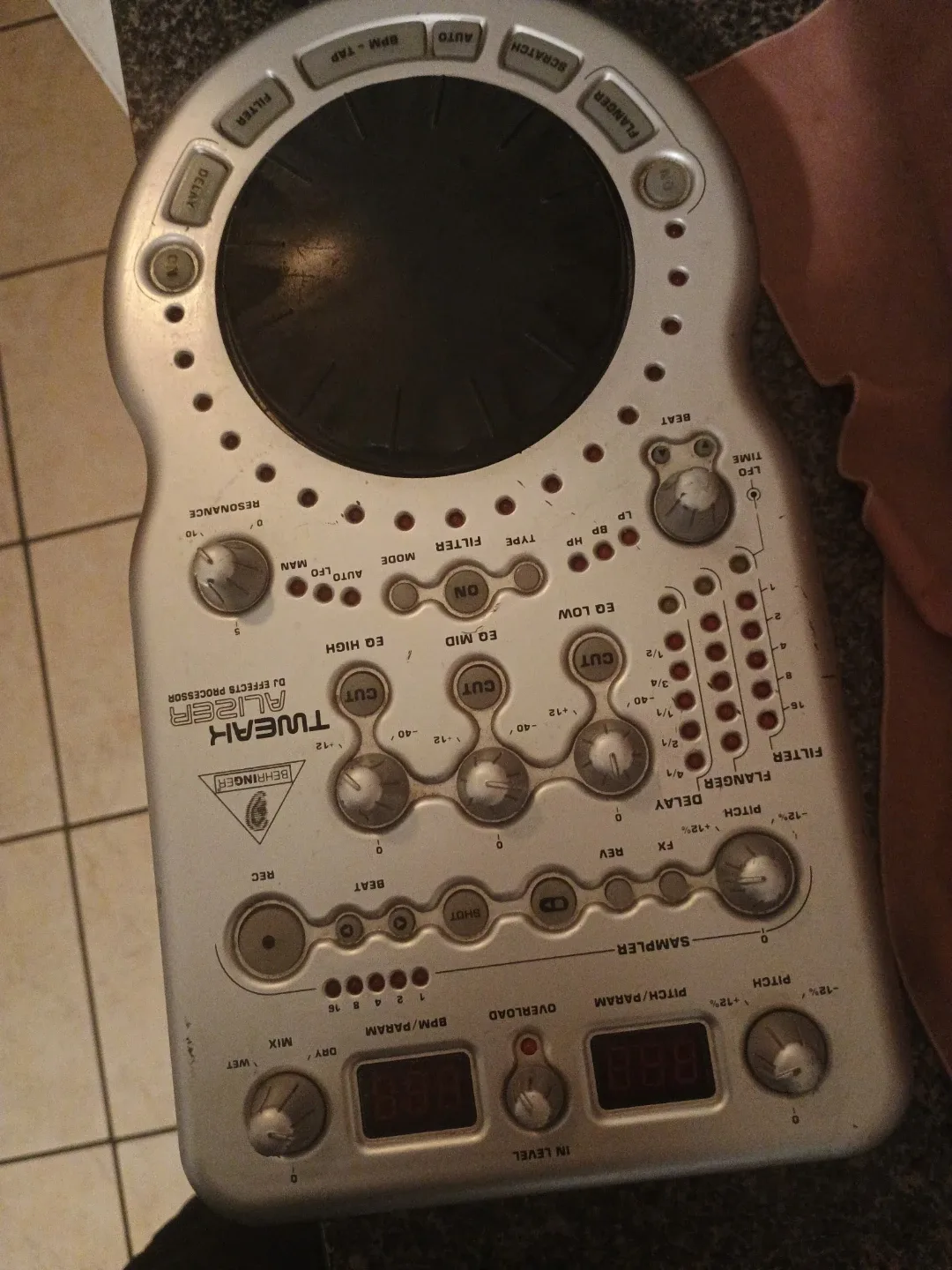 Behringer Tweakalizer DFX69 DJ Effects Processor