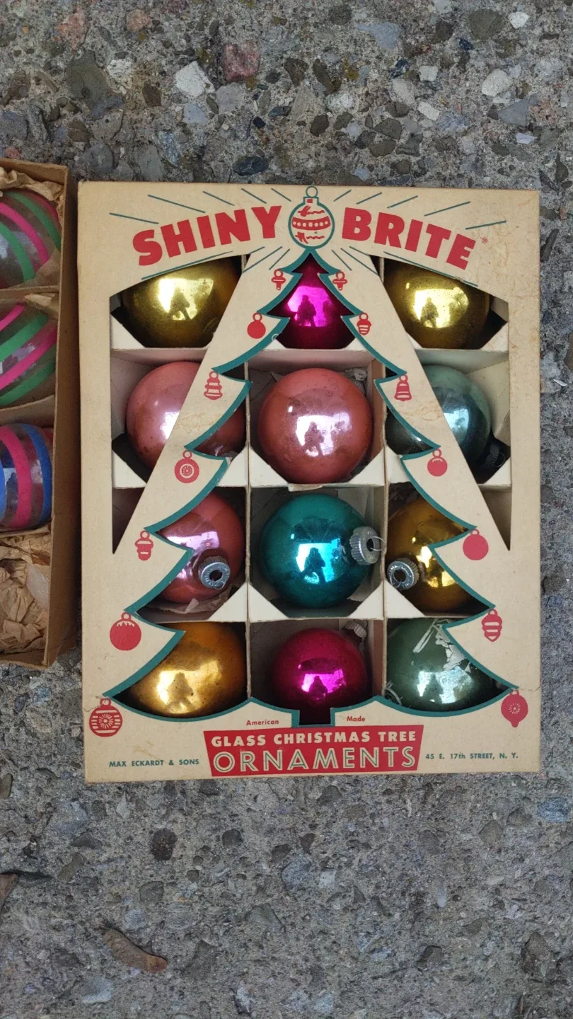 Vintage Shiny Brite Glass Christmas Ornaments image indicator(4)