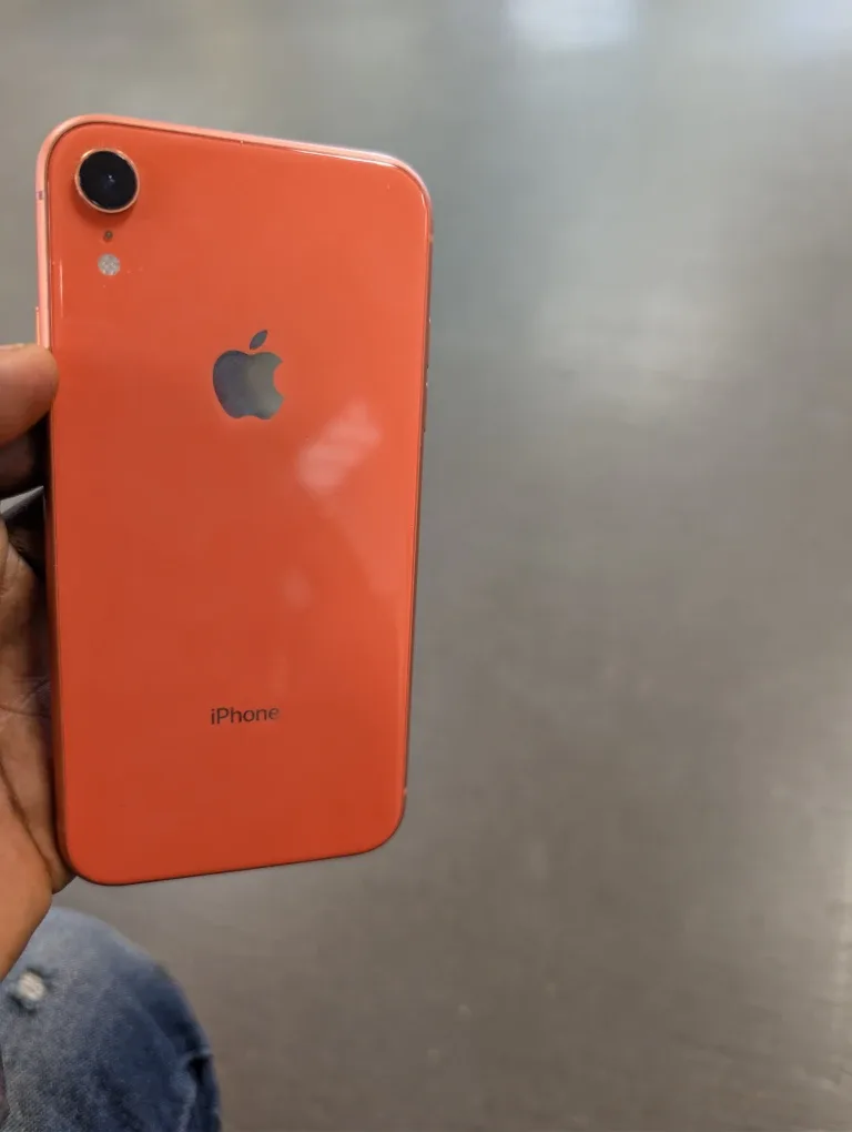 Apple iPhone XR Coral image indicator(3)