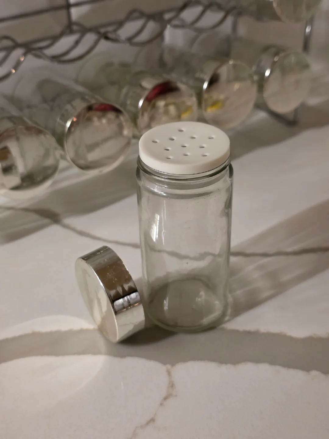 Spice Rack with 18 Glass Jars image indicator(2)