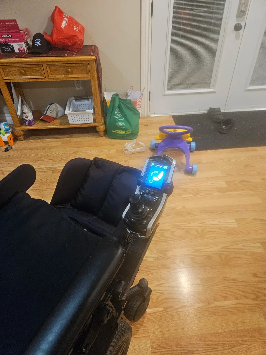 Quantum Edge 3 Power Wheelchair - Black image indicator(3)