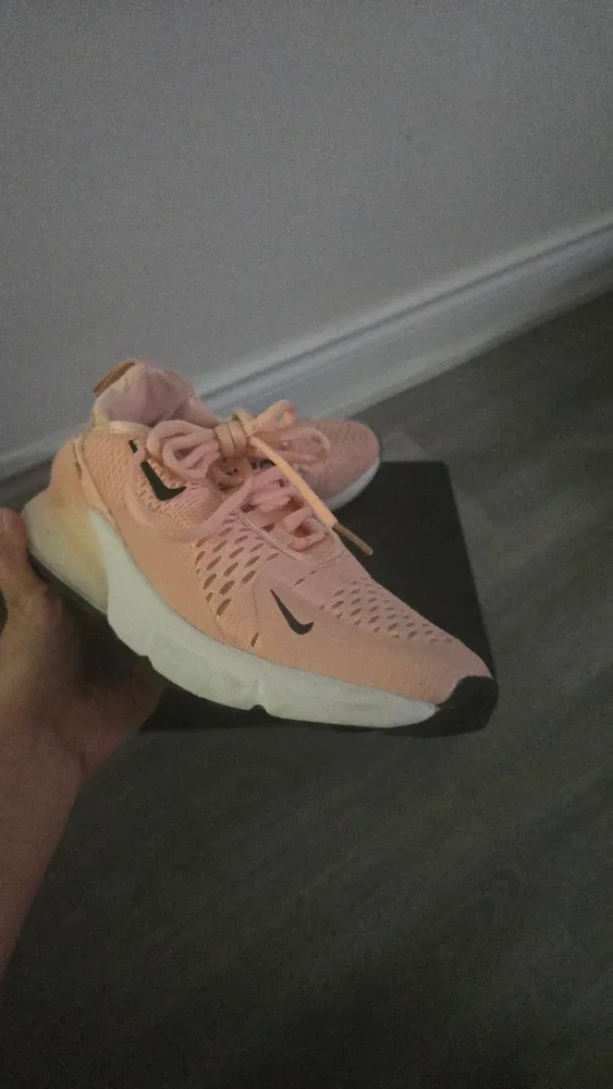Nike Air Max 270 Peach, US 6.5 image indicator(3)