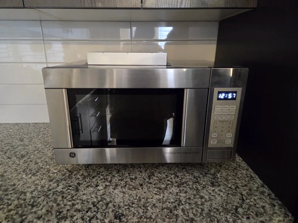 GE 1.1 cu. ft. Built-In Microwave Oven