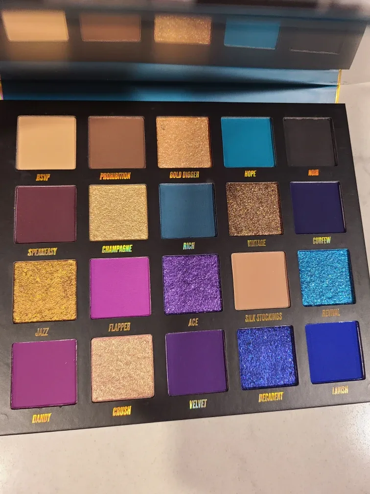 Beauty Bay Age of Opulence 20 Colour Palette image indicator(2)