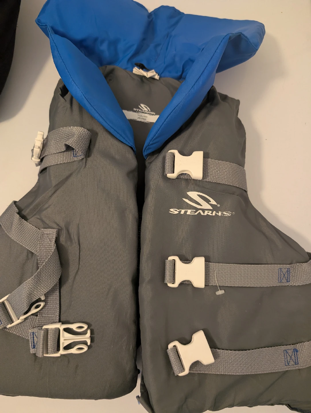 Stearns Youth Life Jacket - Like New - photo 2