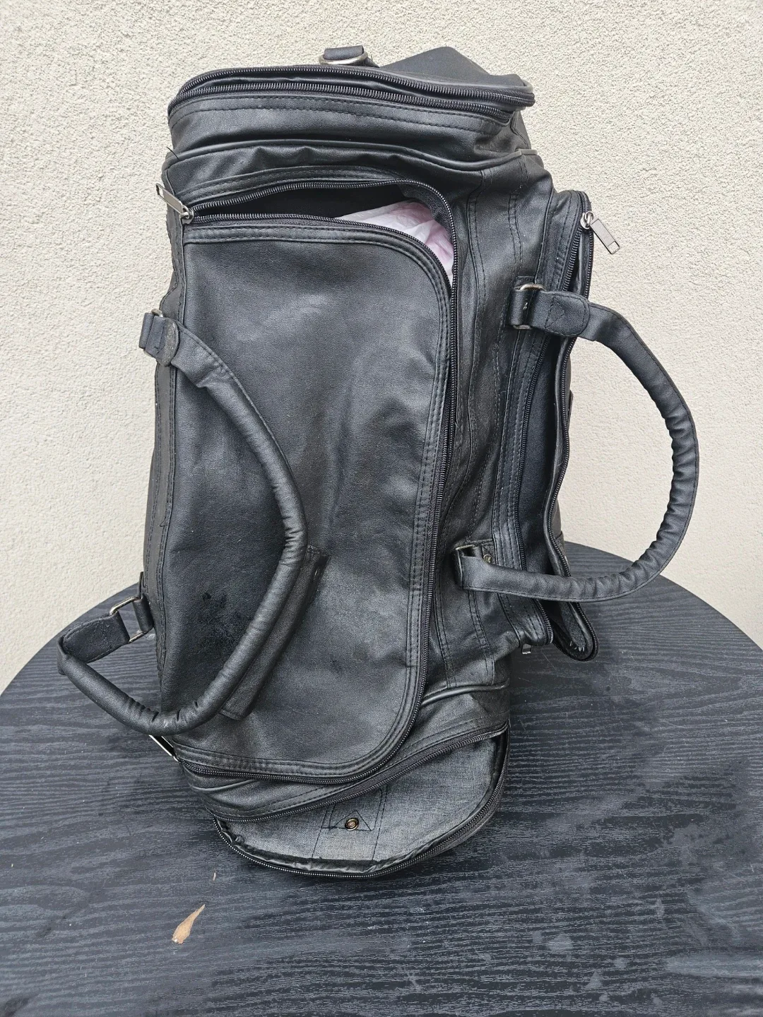 Concierge Black Duffle Bag image indicator(3)