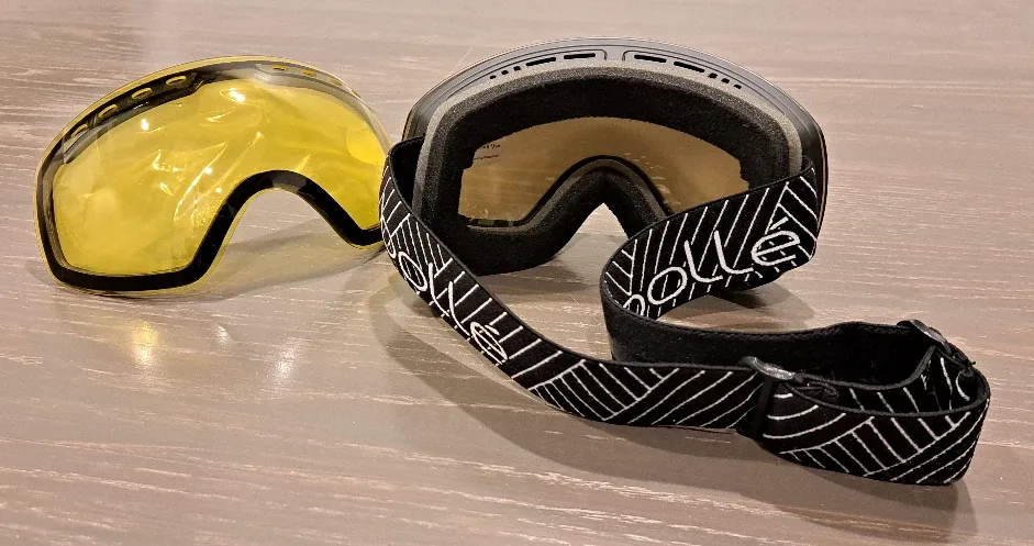 ⛷️ Bollé Ski Helmet | 🥽 Bollé Goggles image indicator(6)