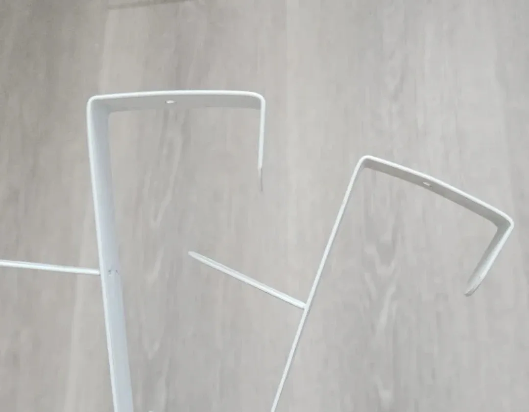 2x Vertical over the door hangers image indicator(4)