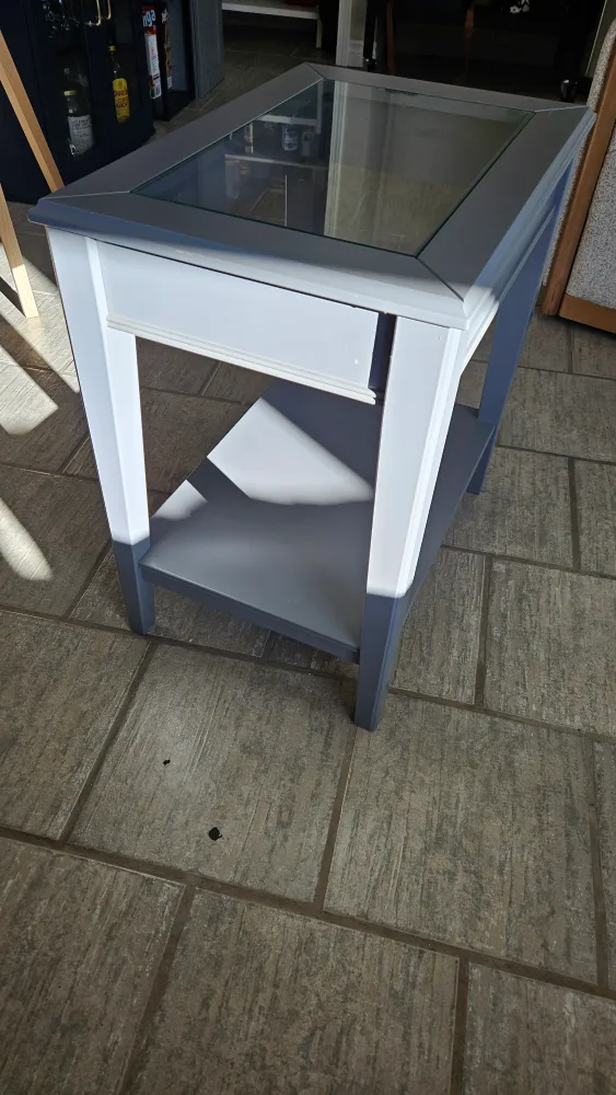 Grey Glass Top Side Table image indicator(6)